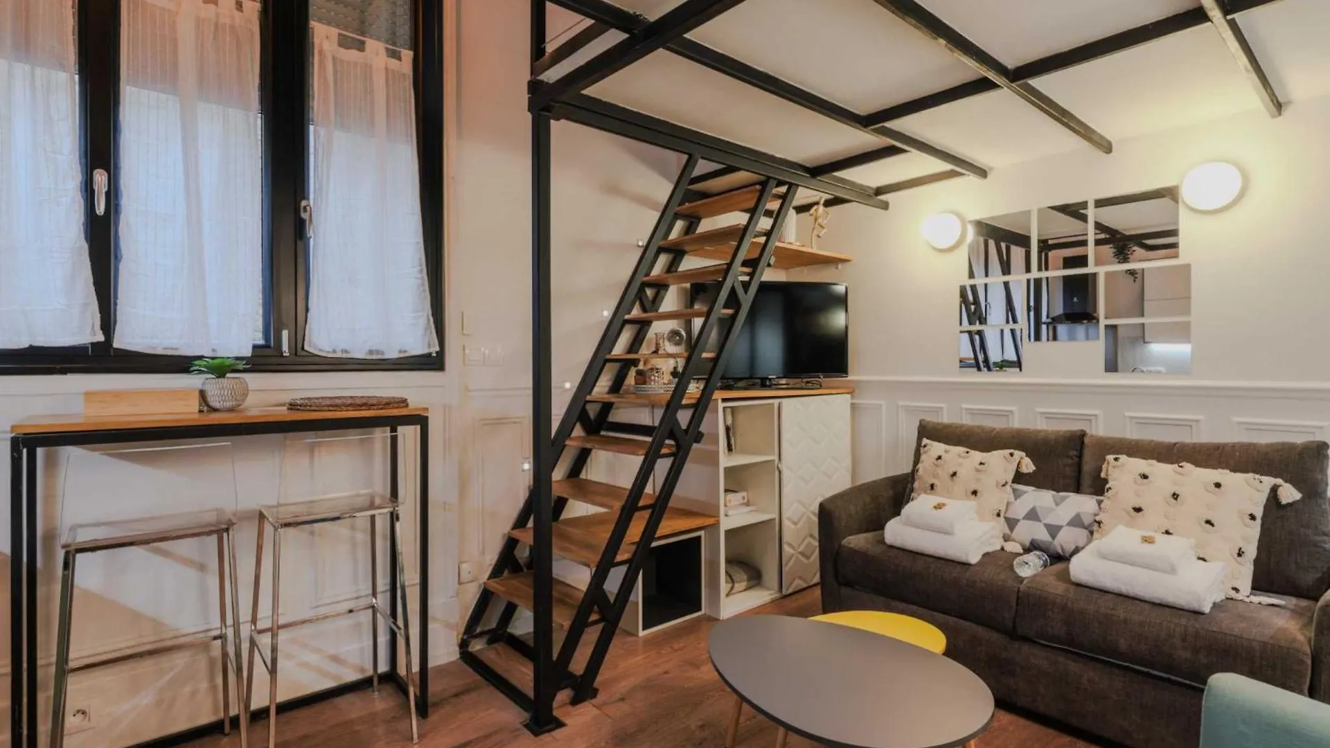 Comfortable Duplex In The Heart Of パリ アパート
