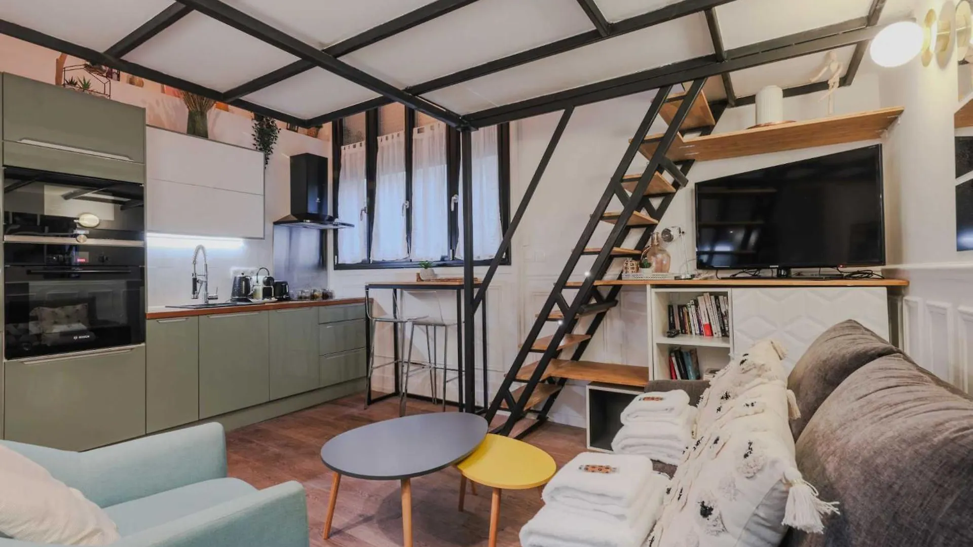 Comfortable Duplex In The Heart Of パリ